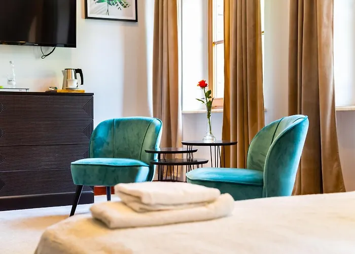 Palac Jablonowo Bed & Breakfast 3*