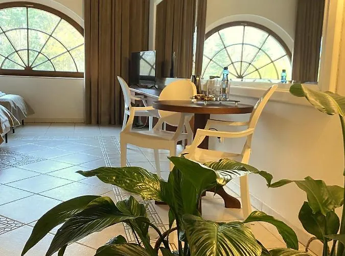 Palac Jablonowo Bed and Breakfast