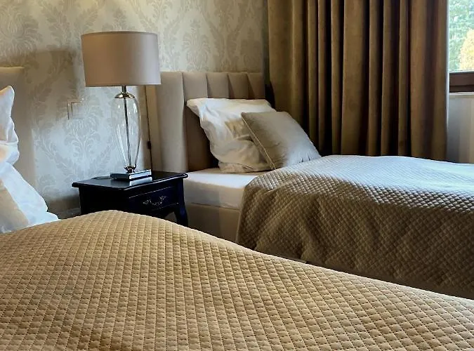 Bed & Breakfast Palac Jablonowo 3*