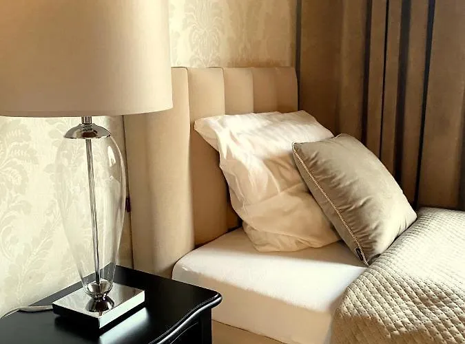 Bed & Breakfast Palac Jablonowo 3*