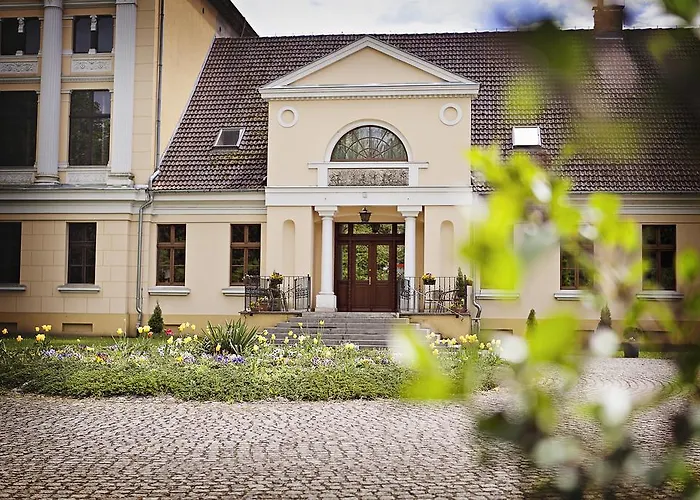 Bed & Breakfast Palac Jablonowo 3*