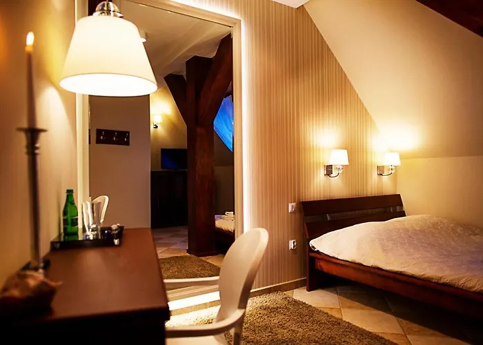 Palac Jablonowo Bed and Breakfast 3*